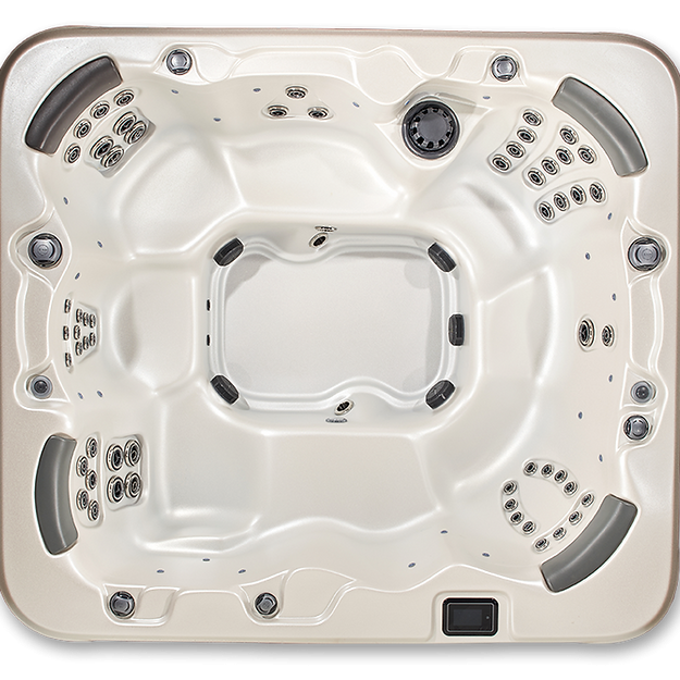 Alpine Hot Tub — 7-Person Outdoor Spa